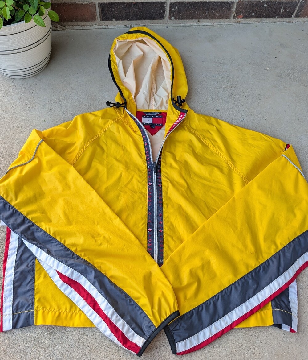 🍒 Vintage 90's Tommy Hilfiger Tommy Girl Cropped Hooded Nylon Rain Jacket, M
